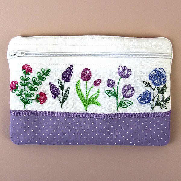 Dainty Wildflower Lined Zipper Pouch (In-the-Hoop)