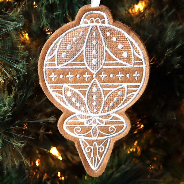 Deluxe Gingerbread Cookie - Bauble (In-the-Hoop)