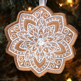 Deluxe Gingerbread Cookie - Poinsettia (In-the-Hoop)