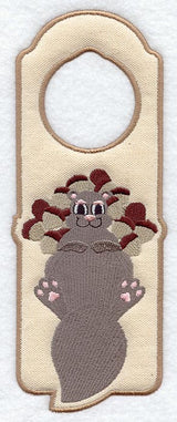 Squirrel Door Hanger (In-the-Hoop)