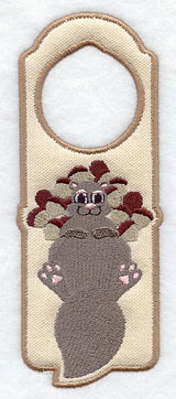 Squirrel Door Hanger (In-the-Hoop)