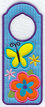 Bold Flowers Door Hanger (In-the-Hoop)