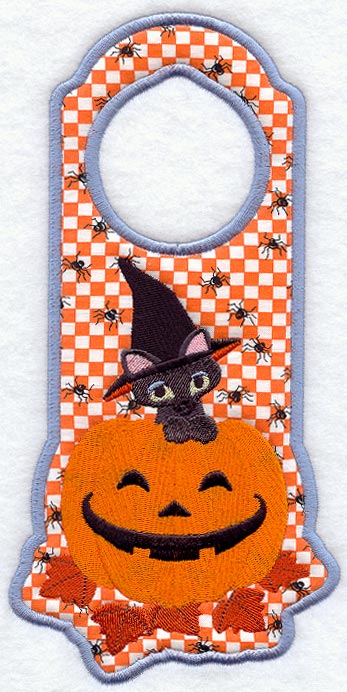 Cat in Pumpkin Door Hanger (In-the-Hoop)