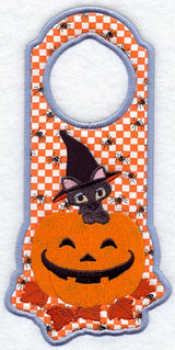 Cat in Pumpkin Door Hanger (In-the-Hoop)