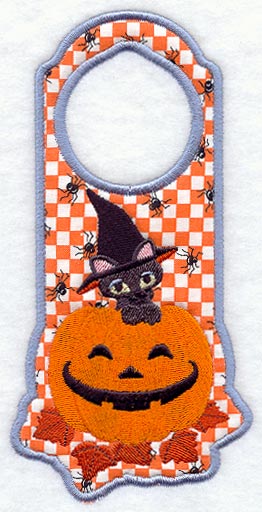 Cat in Pumpkin Door Hanger (In-the-Hoop)