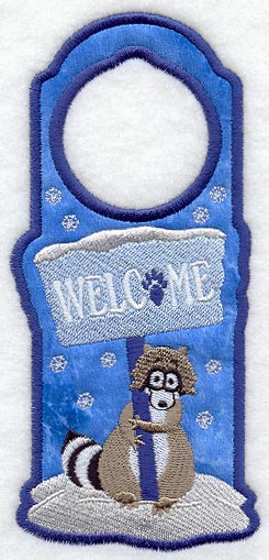 Raccoon's Welcome Door Hanger (In-the-Hoop)