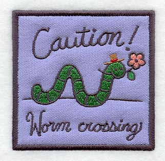 Worm Crossing Magnet (In-the-Hoop)