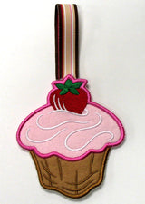 Tasty Treats Towel Topper - Pink Cupcake (In-the-Hoop)