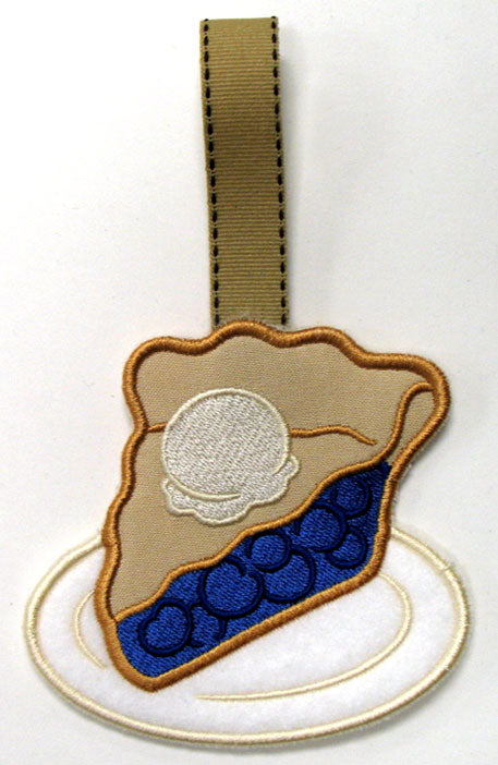 Tasty Treats Towel Topper - Blueberry Pie (In-the-Hoop)