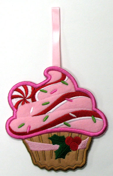 Towel Topper - Christmas Cupcake (In-the-Hoop)