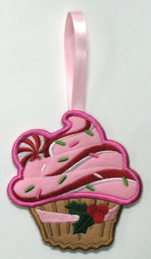 Towel Topper - Christmas Cupcake (In-the-Hoop)