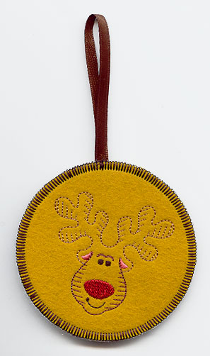 Christmas Reindeer Ornament (In-the-Hoop)