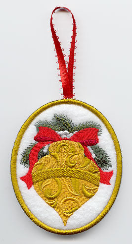 Christmas Ornament and Pine Boughs (In-the-Hoop)