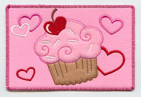 Cupid's Cupcake (Postcard) (In-the-Hoop)