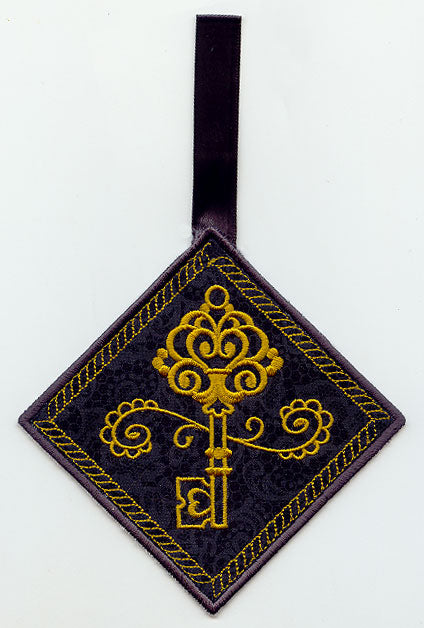 Victorian Key Sachet (In-the-Hoop)