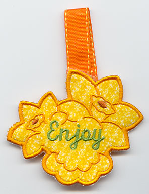 Daffodil Towel Topper - Enjoy (In-the-Hoop)