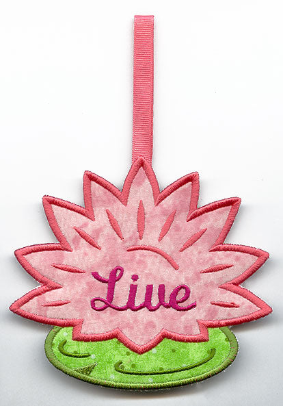 Water Lily Towel Topper - Live (In-the-Hoop)