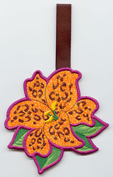 Leopard Lily Towel Topper (In-the-Hoop)
