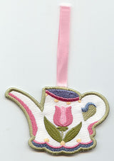 Towel Topper - Tulip Watering Can (In-the-Hoop)