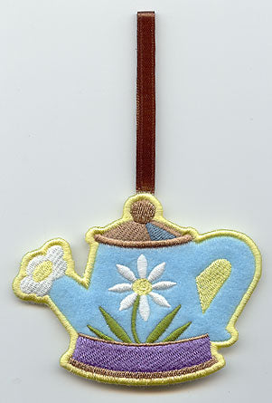 Towel Topper - Daisy Watering Can (In-the-Hoop)