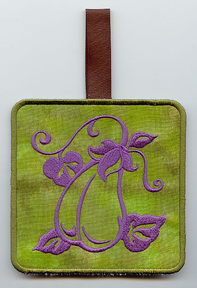 Towel Topper - Eggplant (In-the-Hoop)