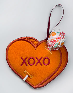Conversation Heart Lollipop Holder - XOXO (In-the-Hoop)