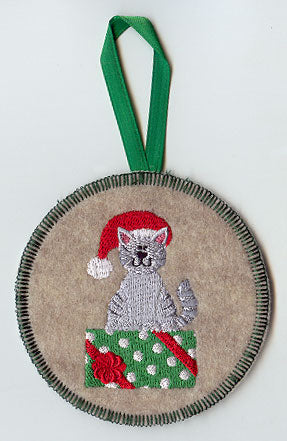Christmas Cat Ornament (In-the-Hoop)
