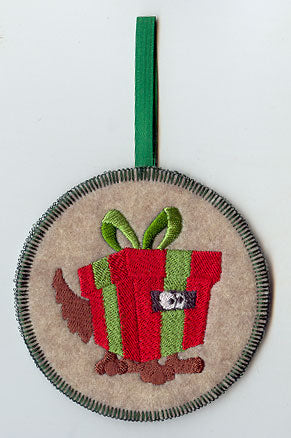 Gift Ornament (In-the-Hoop)