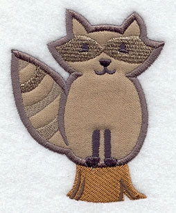 Raccoon on Tree Stump (Applique)