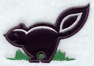 Skunk in Grass (Applique)