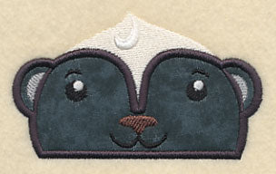 Peeking Skunk (Applique)
