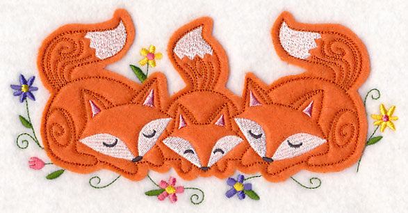 Cuddling Fox Family (Crafty Cut Applique)