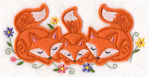 Cuddling Fox Family (Crafty Cut Applique)