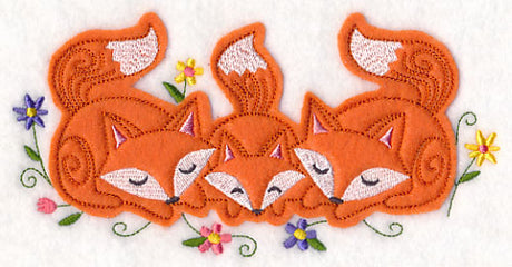 Cuddling Fox Family (Crafty Cut Applique)